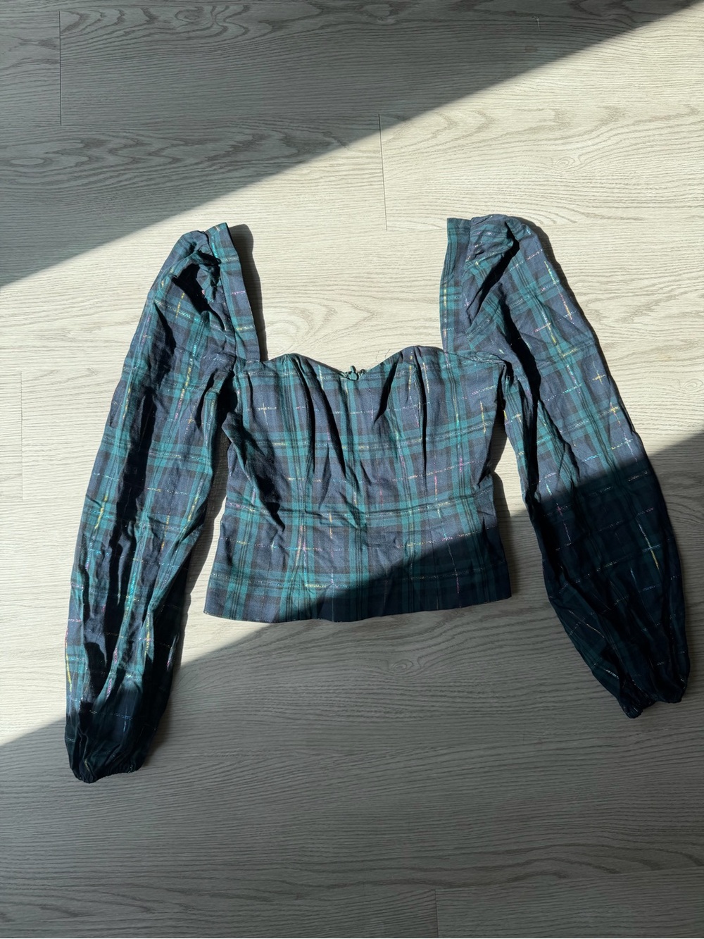 LOVERS AND FRIENDS Cameryn Top in Forest Green - Picture 2 of 6